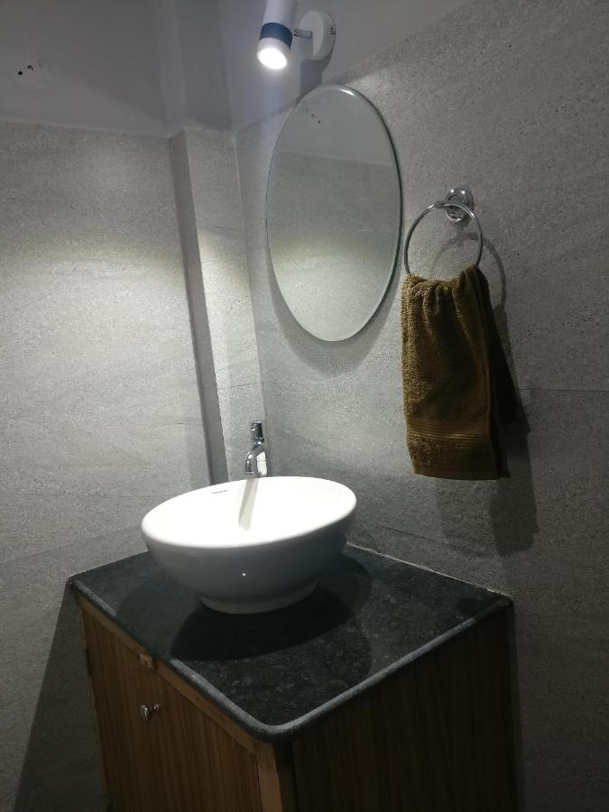 White Rabbit Guest House Dharamshala Esterno foto